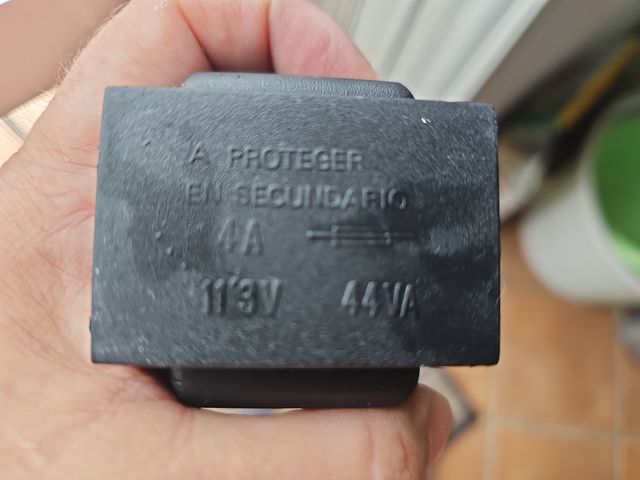 10 lampadine alogene + trasformatori.