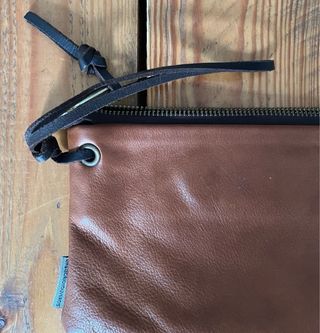 Bolso mano cuero marrón