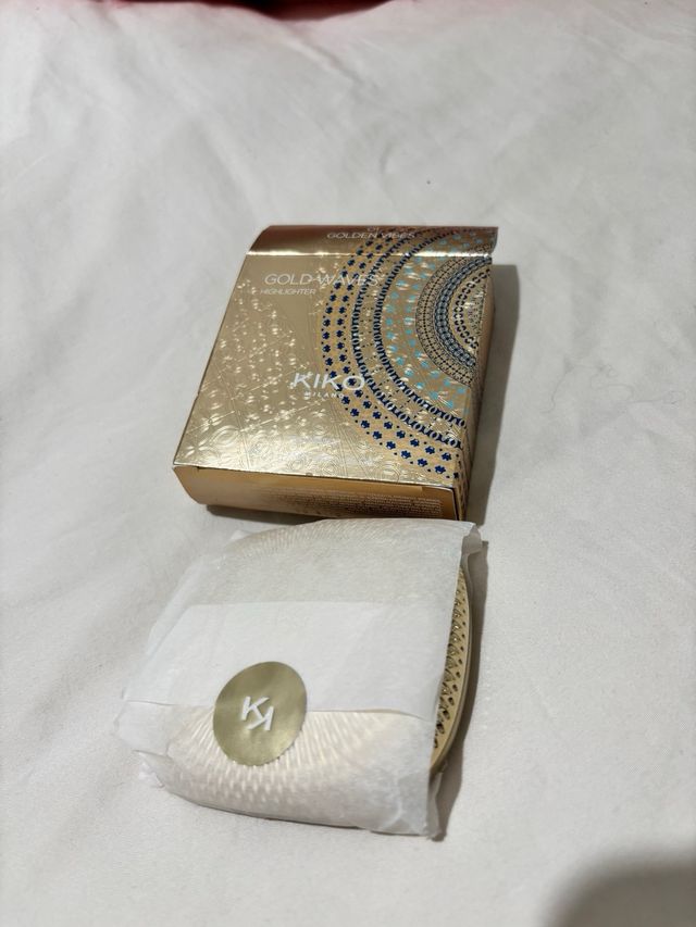 Iluminador en polvo Kiko Golden Waves ed. limitada