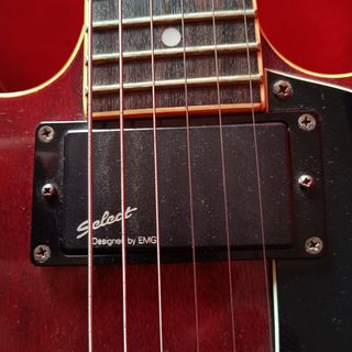 Guitarra Cort Source (tipo Gibson ES-335)