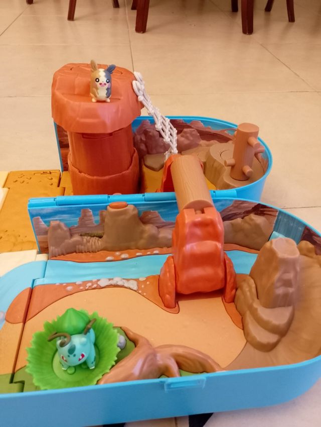 Mochila Pokémon - Pikachu y pokeball.