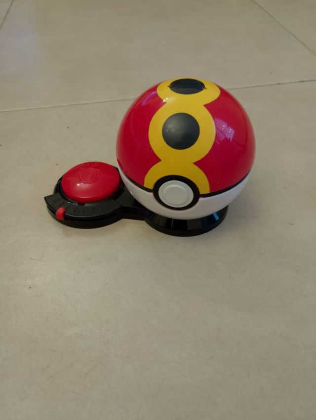 Mochila Pokémon - Pikachu y pokeball.