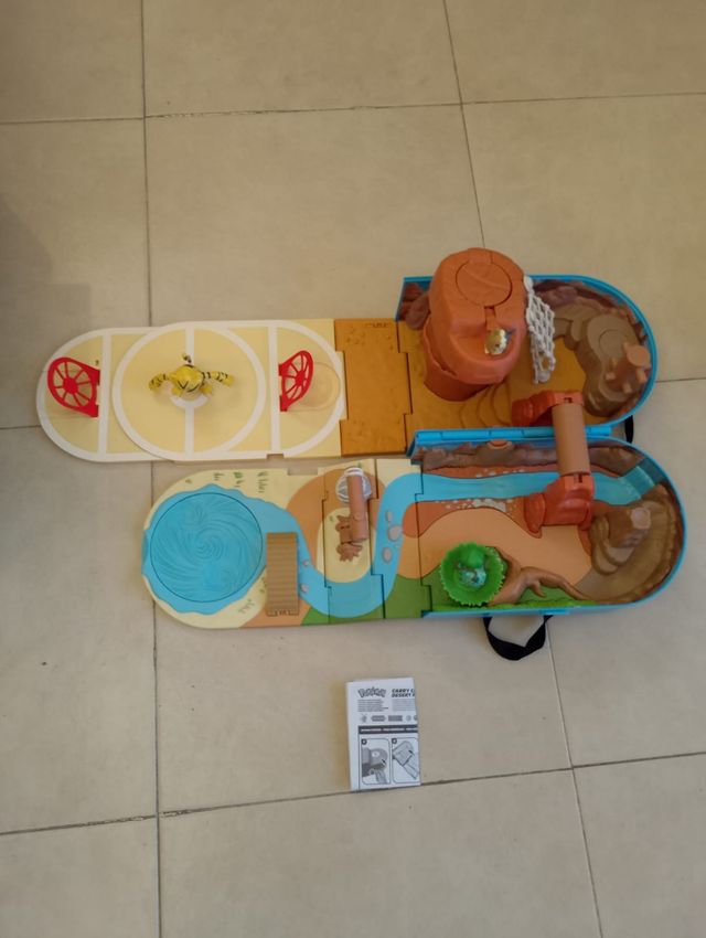 Mochila Pokémon - Pikachu y pokeball.