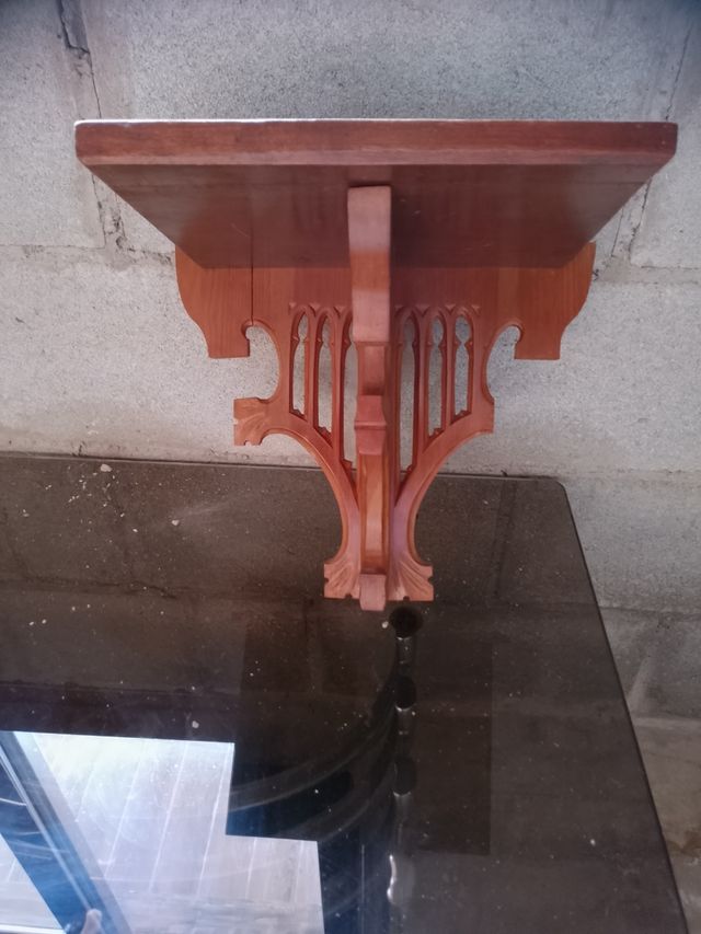 Peana madera antigua estilo gótico