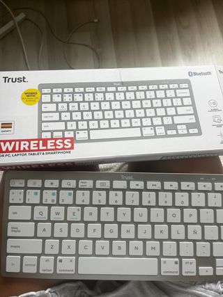 Teclado inalámbrico Bluetooth Trust