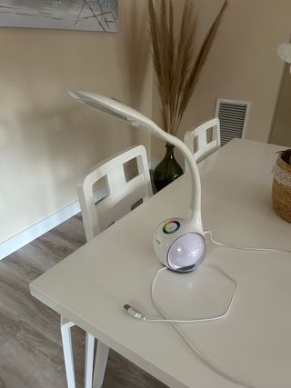 Lámpara escritorio LED blanca