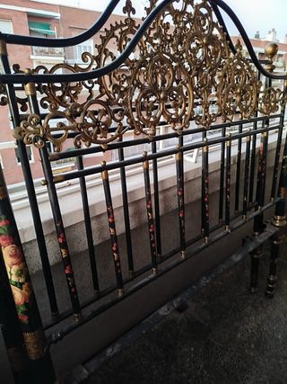 Cabecera hierro antigua dorada