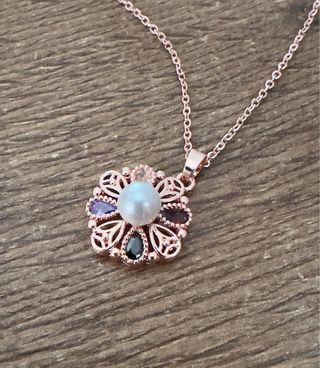 Collana Swarovski Idyllia: ciondolo floreale