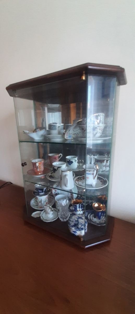 Vitrine de Madeira c/ Vidro - Expositor