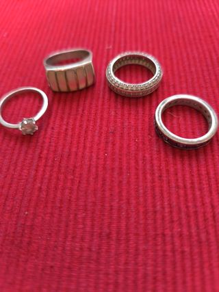 4 Anillos Plata: 2 alianza, 1 solitario, 1 grueso