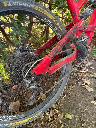 Bicicleta enduro YT Capra