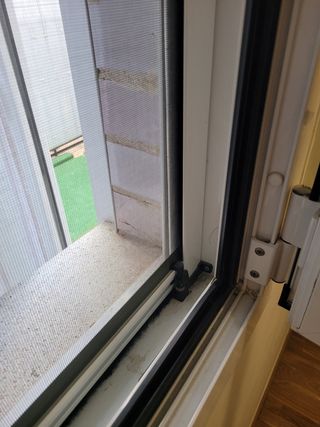 Ventana PVC 1300x1250 con mosquitera y cortinas. 