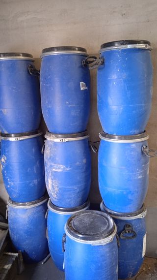 Bidones azules 60L