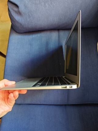 MacBook Air 2010 Plata - Perfecto estado cargador