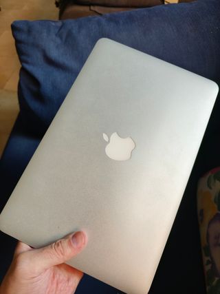 MacBook Air 2010 Plata - Perfecto estado cargador