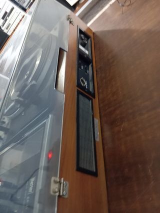 Tocadiscos y radio Bettor EF-11 antiguo