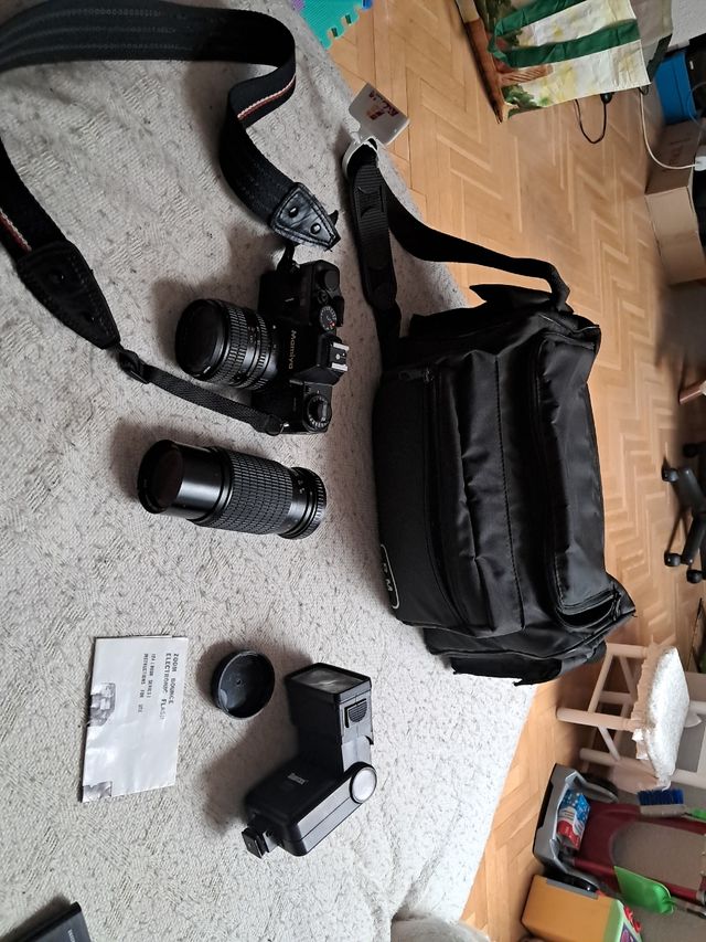 Mamiya cámara réflex + objetivo + flash