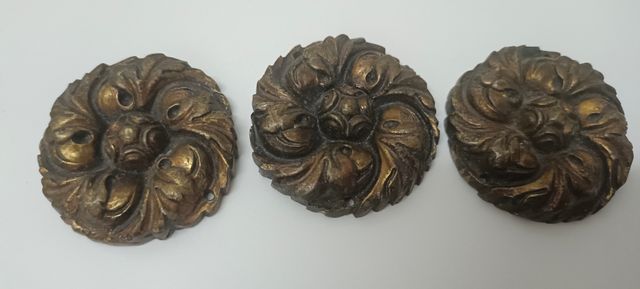 3 Perillas de latón antiguas