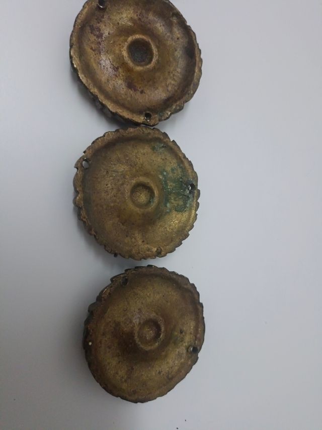 3 Perillas de latón antiguas