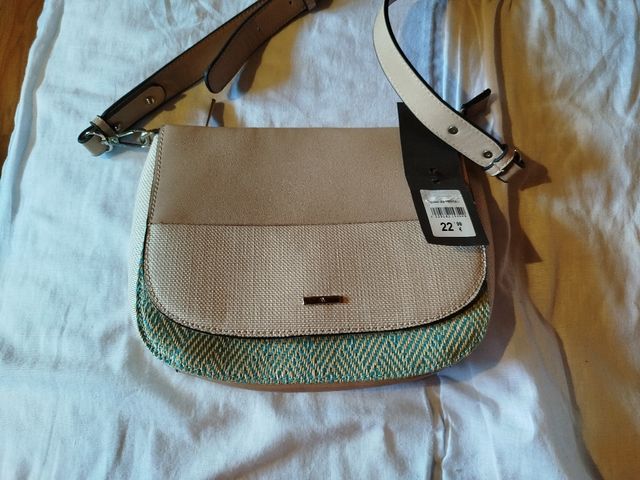 Bolso nuevo con etiquetas de paco Martínez