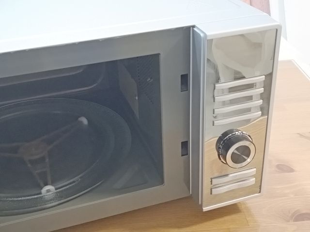 Microondas 28 litros LG MH6883BAK - Gris Espejo