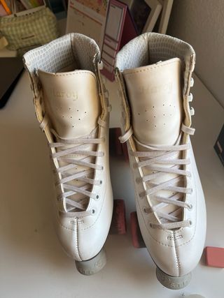 Patines Blancos Marca Harcey