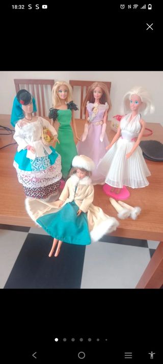 5 Muñecas Barbie