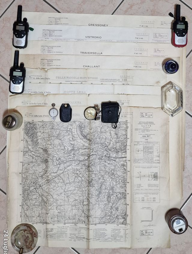 Bussola, Mappe Militari Vintage