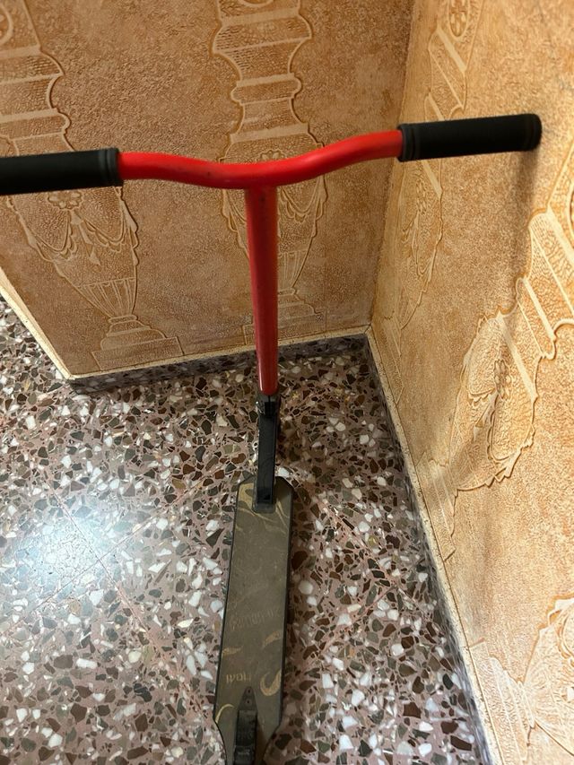 Patinete Globber rojo