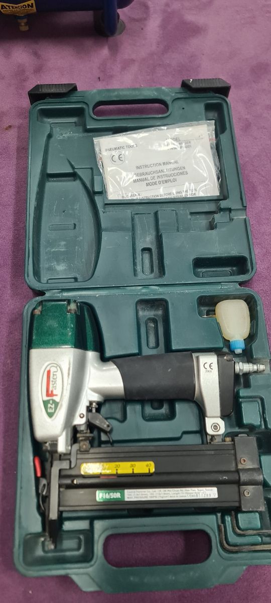 Compresor y clavadoras neumáticas