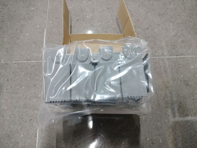 Cubrebornes para interruptores x250, 4P