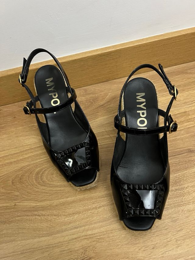 Sandalias MYPOL negras cuña