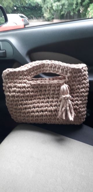 Borsa uncinetto beige fatta a mano