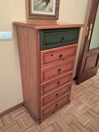 Dormitorio juvenil: 2 cabeceros,mesilla,sinfonier,