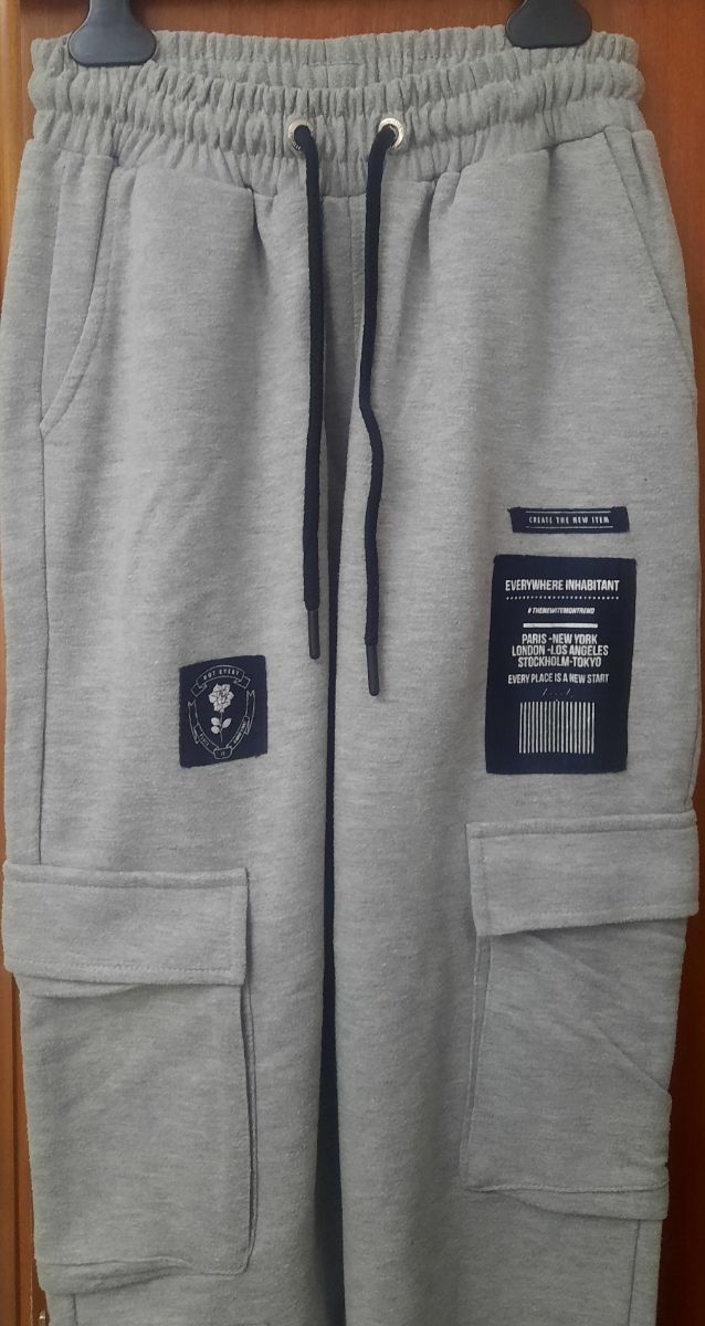 Pantalones Cargo Bershka XS Gris.