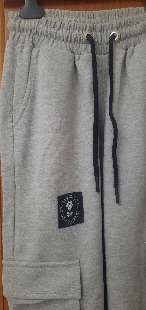 Pantalones Cargo Bershka XS Gris.