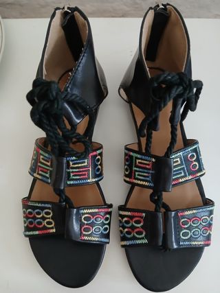 Sandalias planas mujer negras