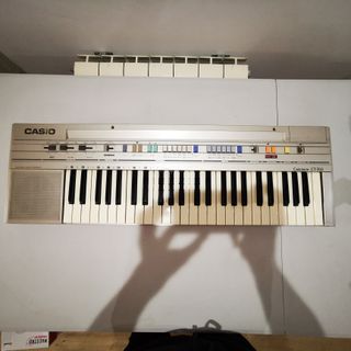 Casio CT-350 Casiotone - Sintetizador de segunda mano por