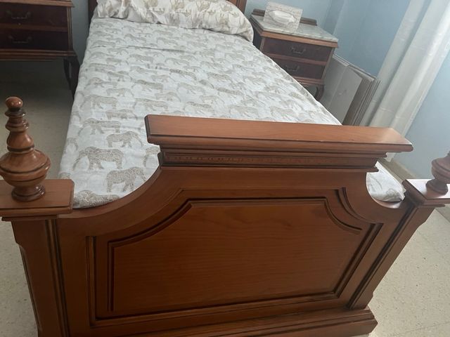 Cama madera maciza clásica
