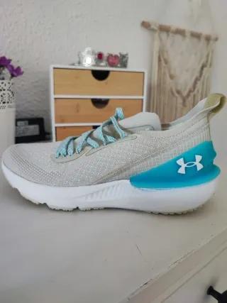 Zapatillas Under Armour Shift Beige Talla 38.5