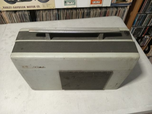 Tocadiscos Silvertone Portátil -(para reparar)