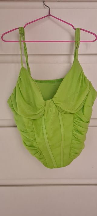 Top corto verde - Tirantes