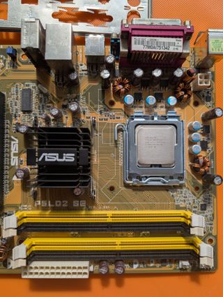 Placa base ASUS P5LD2 SE Socket 775  - 4GB RAM
