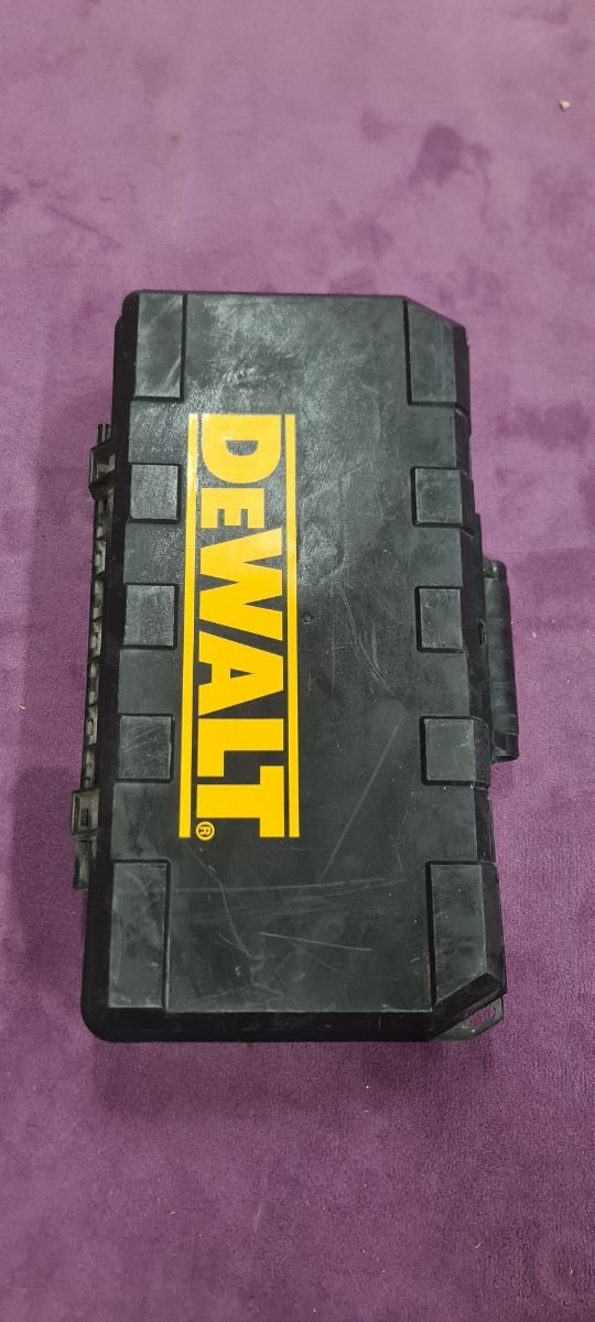 Sierra sable Dewalt DWE354-QS