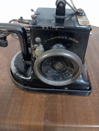 Máquina coser Hashfields antigua