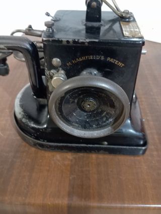 Máquina coser Hashfields antigua