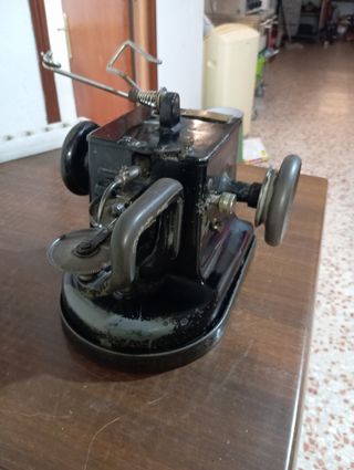 Máquina coser Hashfields antigua