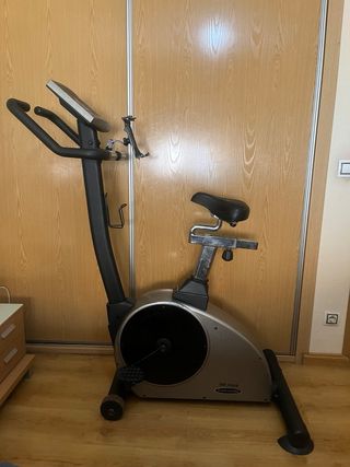 Bicicleta estática electromagnetica profesional