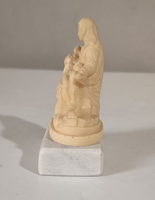 Statuina "La Pietà"di Michelangelo base in marmo 