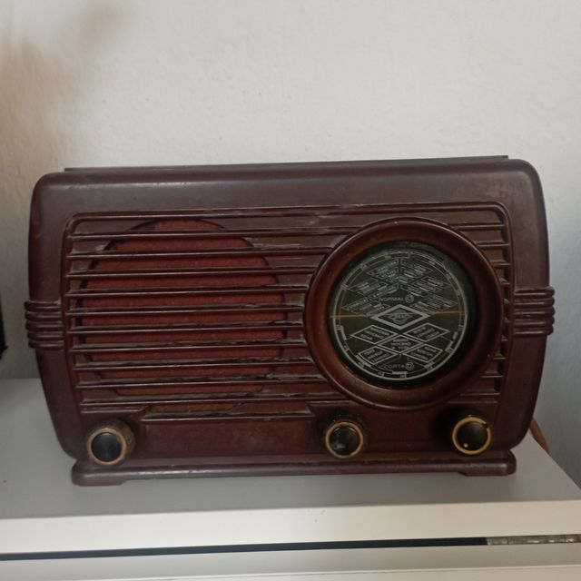 Radio Azcar años 40
No sé si funciona de luz 125